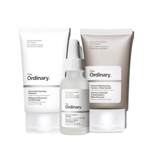The Ordinary The Clear Set – Gesichtspflegeset mit drei minimalistischen Fläschchen in Weiß-Grau-Design